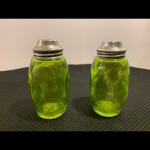 Vintage Airko Thumbprint Glass Salt & Pepper